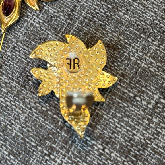 FRANCESCA ROMANA, “Costume Jewellery”, earrings/clips, 1 pair, and hat pin - Picture 8 of 8